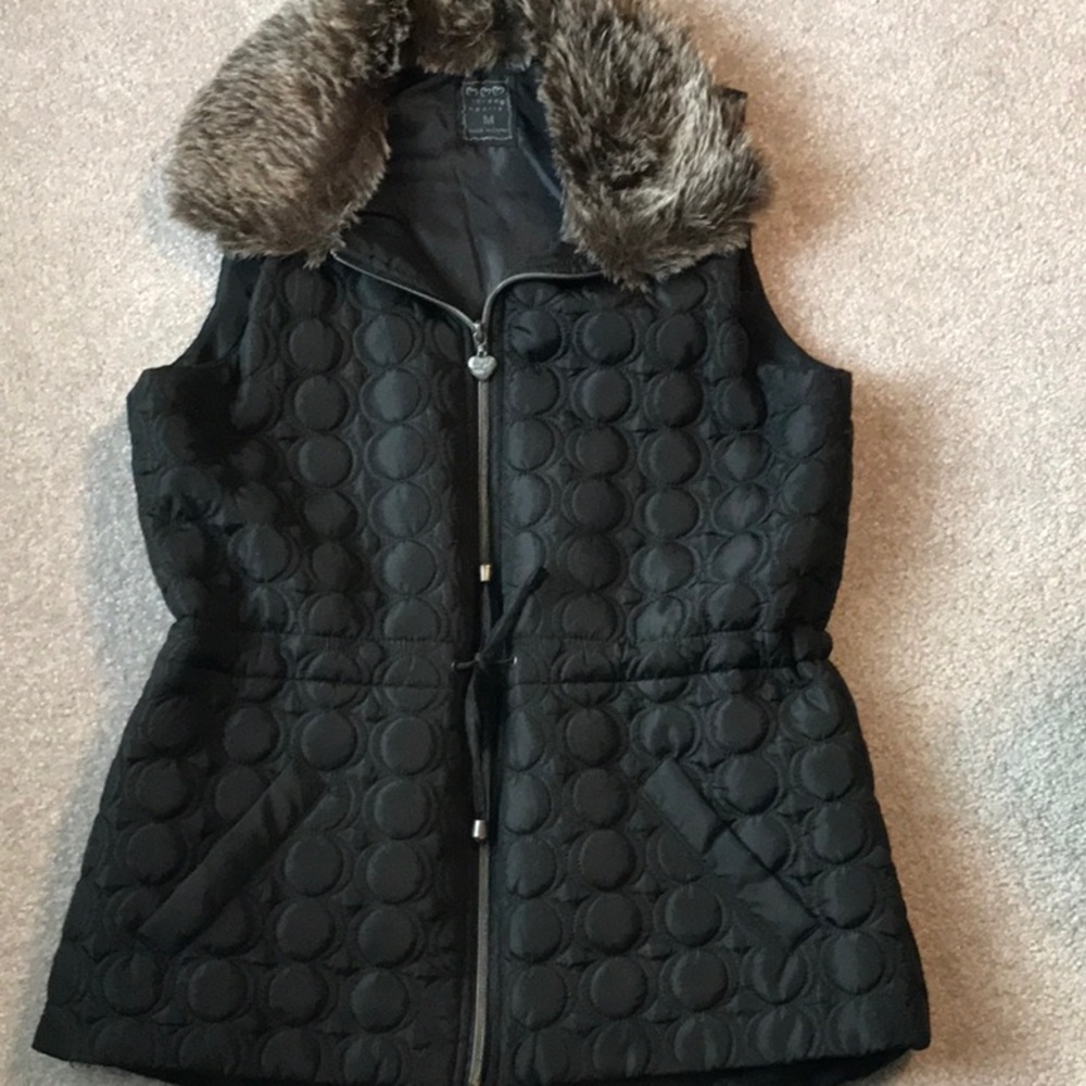 Quilted black vest with drawstring waist